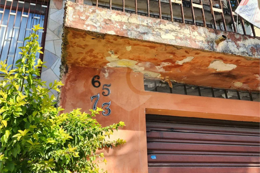 CASA TERREA ANTIGA - COM 330 MTS.2 DE TERRENO