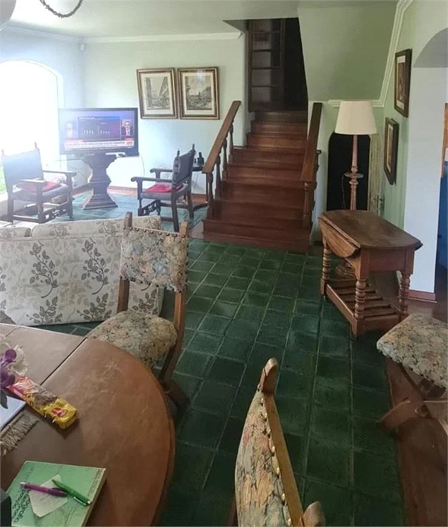 Casa à venda com 4 quartos, sendo 2 suítes, no condomínio Comendador Elias Jafet, São Paulo - SP