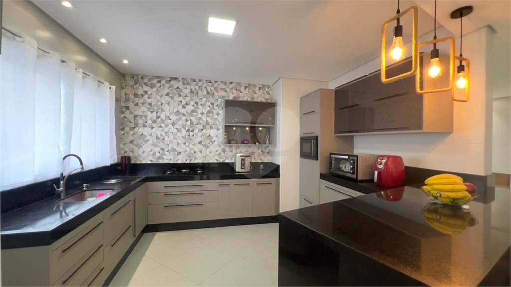 Casa à venda com 3 quartos, sendo 1 suíte,  no condomínio Jardim das Flores, Sorocaba - SP