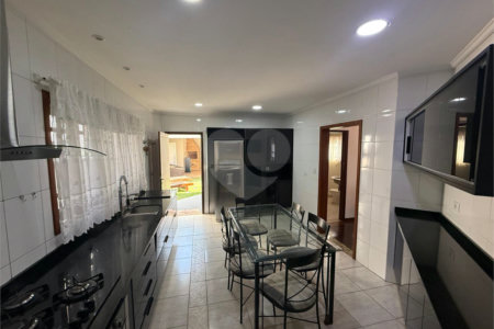 Casa à venda com 4 quartos, sendo 2 suítes,  no condomínio Arujá 5, Arujá - SP