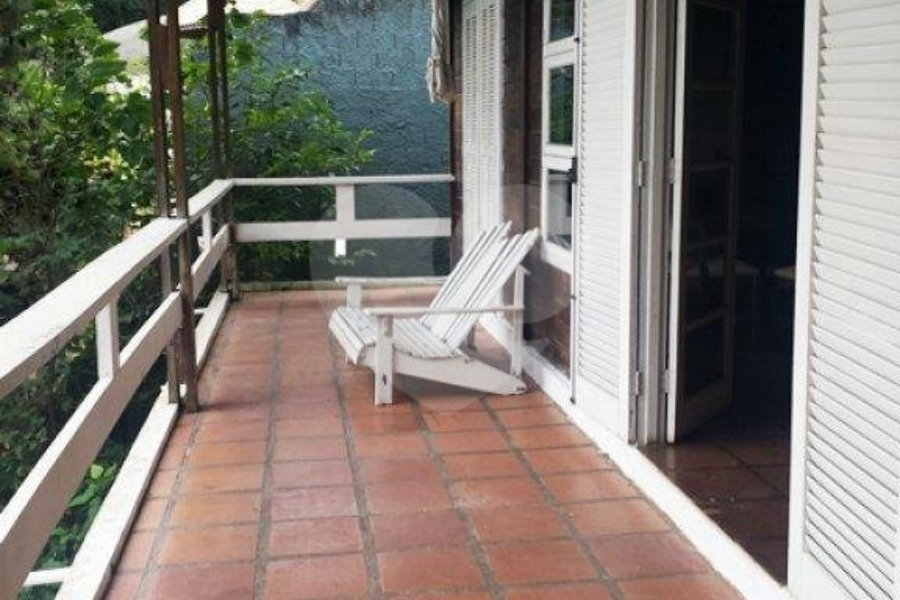 Casa à venda ou para alugar com 4 quartos, sendo 1 suíte, no condomínio Estrada Armando Barbosa ,6300, Mairiporã - SP
