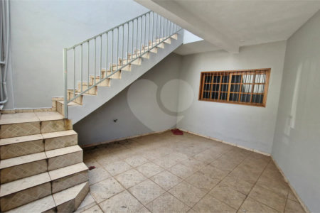 Sobrado à venda com 4 quartos, sendo 1 suíte, em Jardim Hubert, Indaiatuba, SP