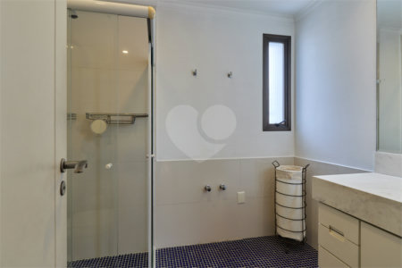 Apartamento à venda com 4 quartos, sendo 3 suítes, em Campo Belo, São Paulo, SP