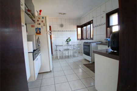 Casa à venda com 3 quartos, sendo 2 suítes, em Jardim Brogotá, Atibaia, SP