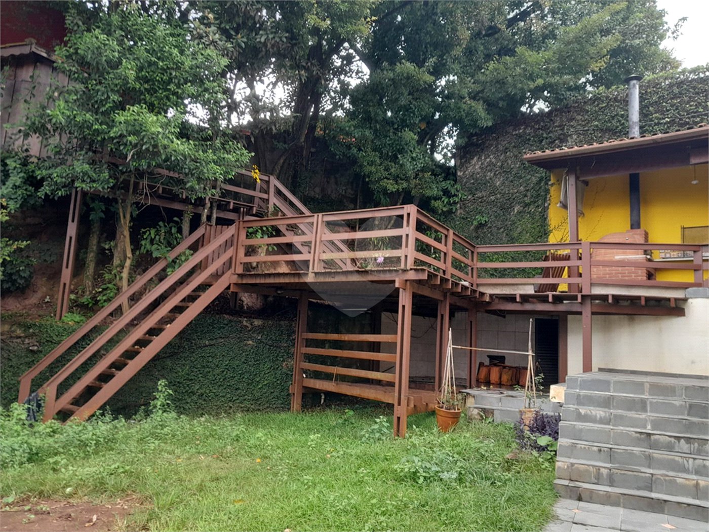 Sobrado à venda com 6 quartos, sendo 3 suítes, em Rolinópolis, São Paulo, SP