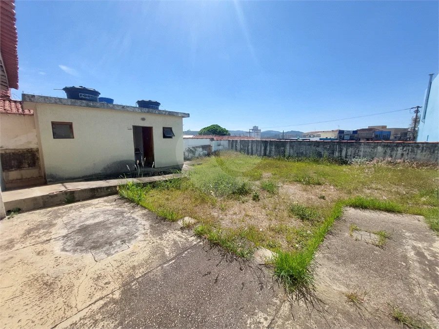 Casa Comercial com 4 salões à venda - Centro | Atibaia
