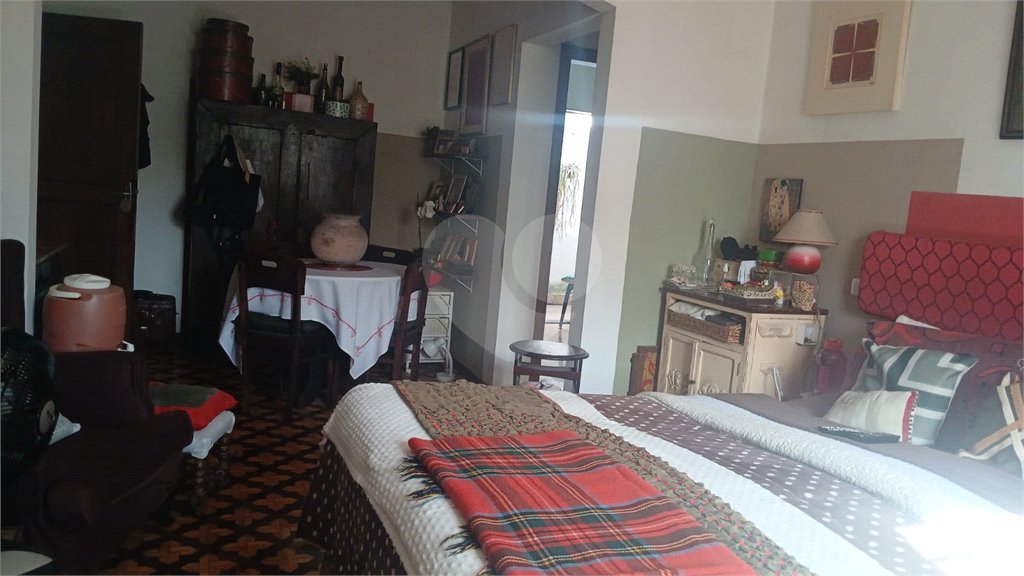 Sobrado à venda com 4 quartos, sendo 2 suítes, em Interlagos, São Paulo, SP