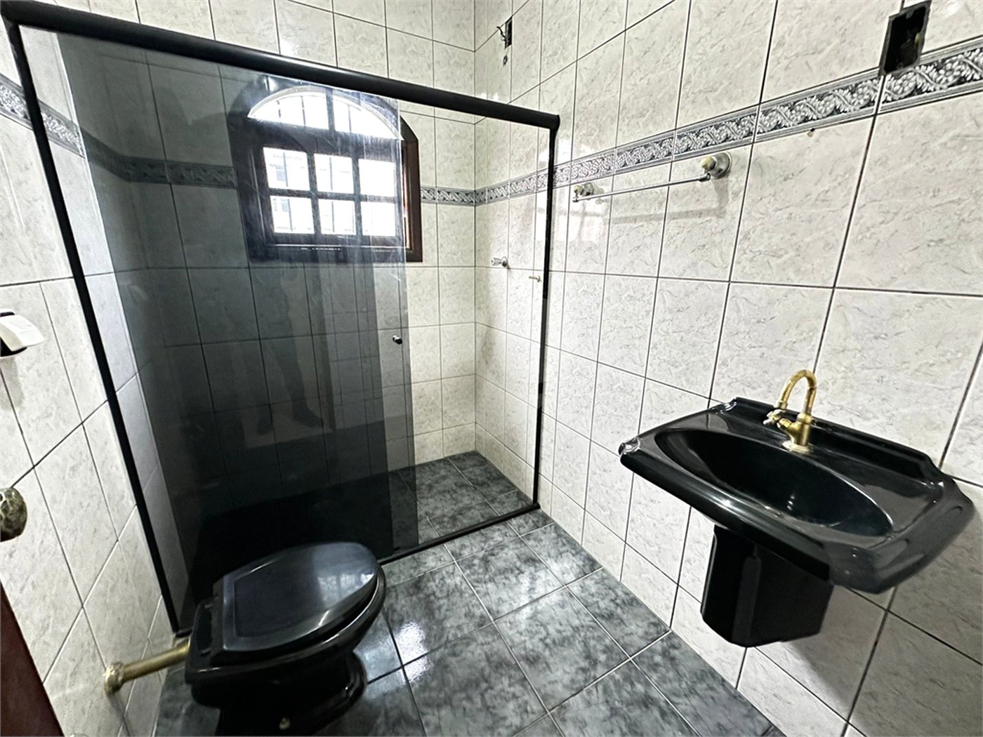Sobrado à venda com 3 quartos, sendo 1 suíte, em Parque Suzano, Suzano, SP