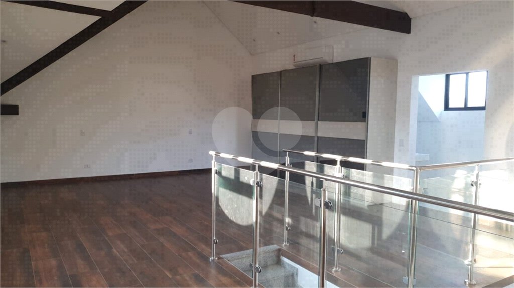 Casa à venda com 4 suítes no condomínio Vila Inglesa, Atibaia - SP