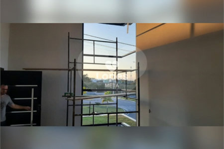 Casa à venda com 3 quartos, sendo 1 suíte, no condomínio Residencial Malibu, Caçapava - SP