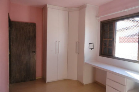 Sobrado à venda com 3 quartos, sendo 1 suíte, em Parque Ipê, São Paulo, SP