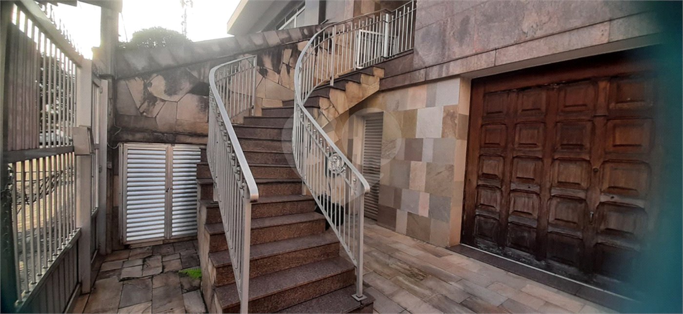 Sobrado à venda com 5 quartos, sendo 1 suíte,  em Vila Rosália, Guarulhos, SP