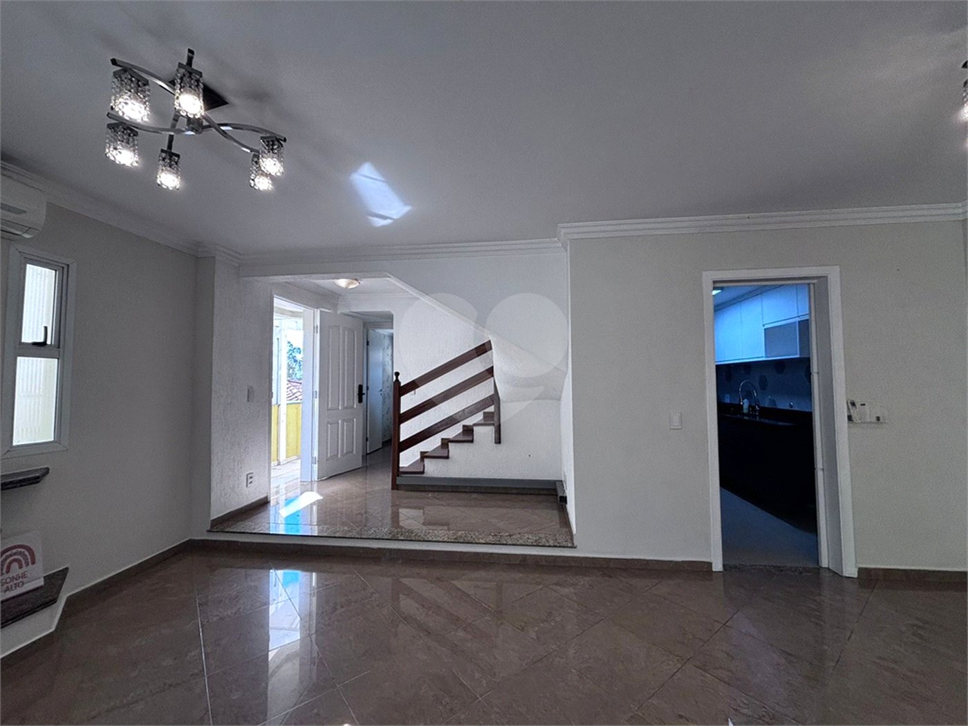 Sobrado à venda com 3 quartos, sendo 1 suíte, no condomínio Villagio da Granja, Cotia - SP