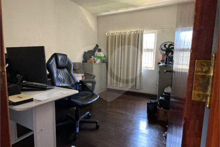 Casa à venda com 4 quartos, sendo 1 suíte,  em Vila Romão, Salto, SP