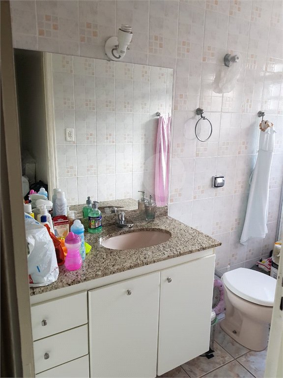Casa à venda com 3 quartos, sendo 1 suíte, no condomínio Res Azaléias, São Paulo - SP