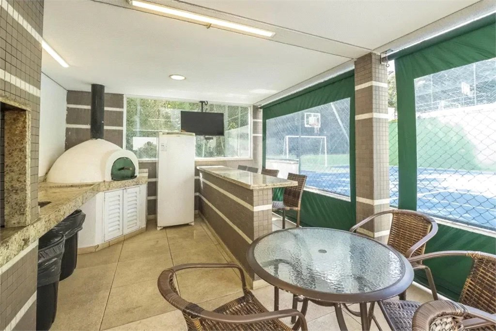 Apartamento à venda com 3 quartos, sendo 1 suíte, em Parque Reboucas, São Paulo, SP