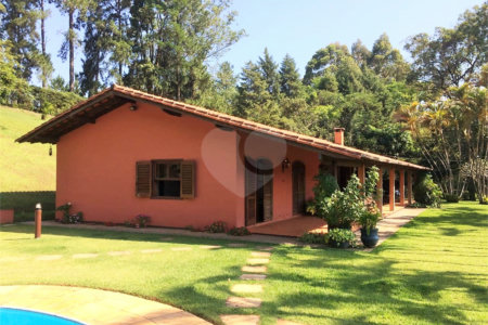 Casa em condomínio à venda ou para alugar com 4 quartos, sendo 2 suítes, em Caixa D´água, Vinhedo, SP