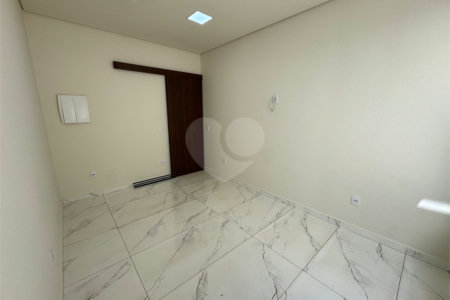 Casa à venda com 5 quartos, sendo 4 suítes, no condomínio Golden Ville, Itapetininga - SP