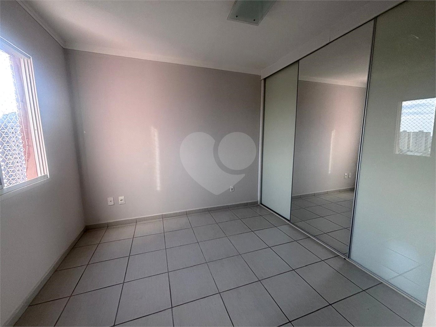 Apartamento à venda com 3 quartos, sendo 1 suíte, em Jardim Piratininga, Sorocaba, SP
