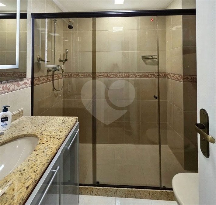 Apartamento à venda com 2 quartos, sendo 1 suíte,  em Laranjeiras, Rio de Janeiro, RJ