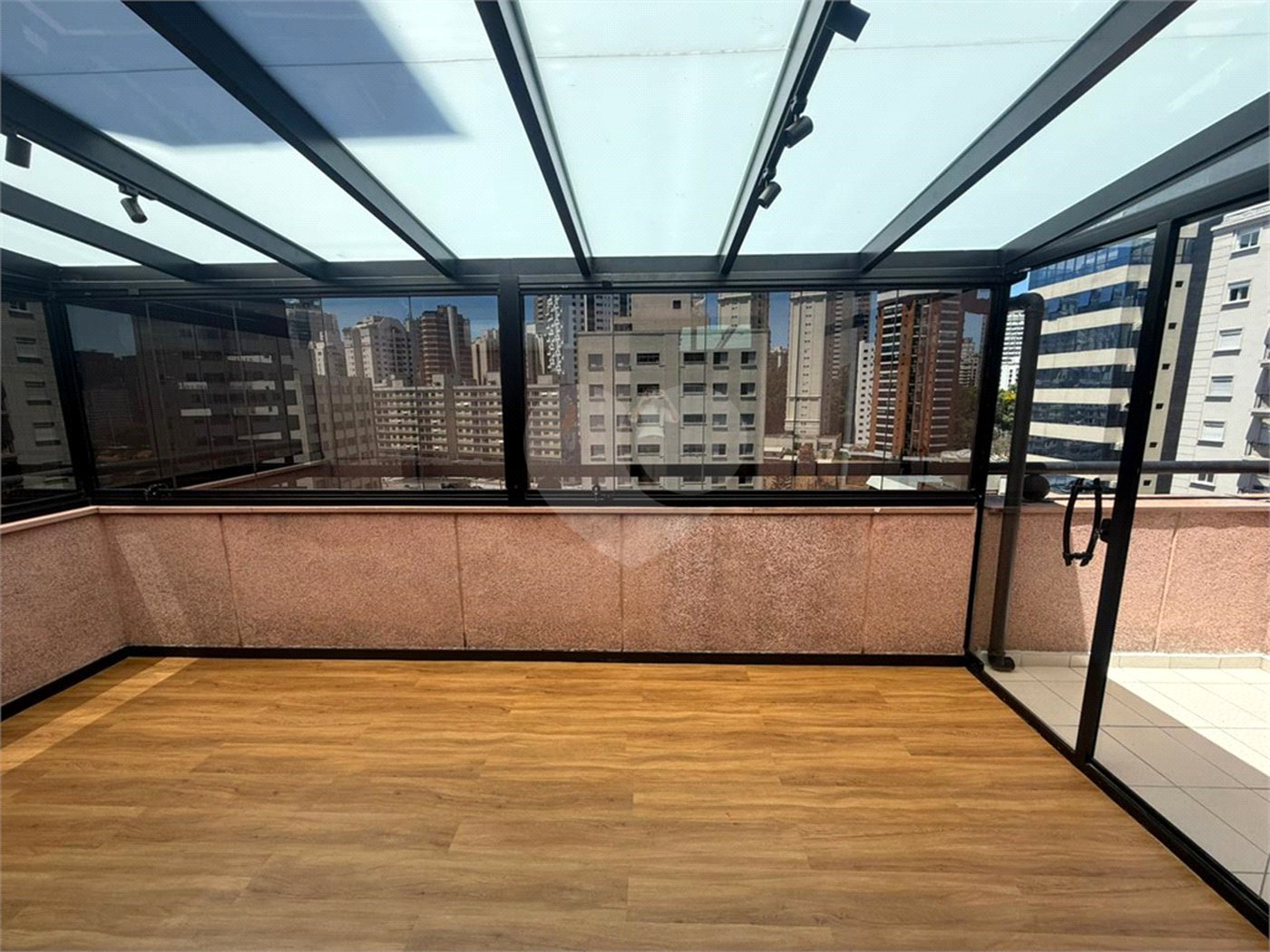 Sala à venda em Vila Nova Conceição, São Paulo, SP