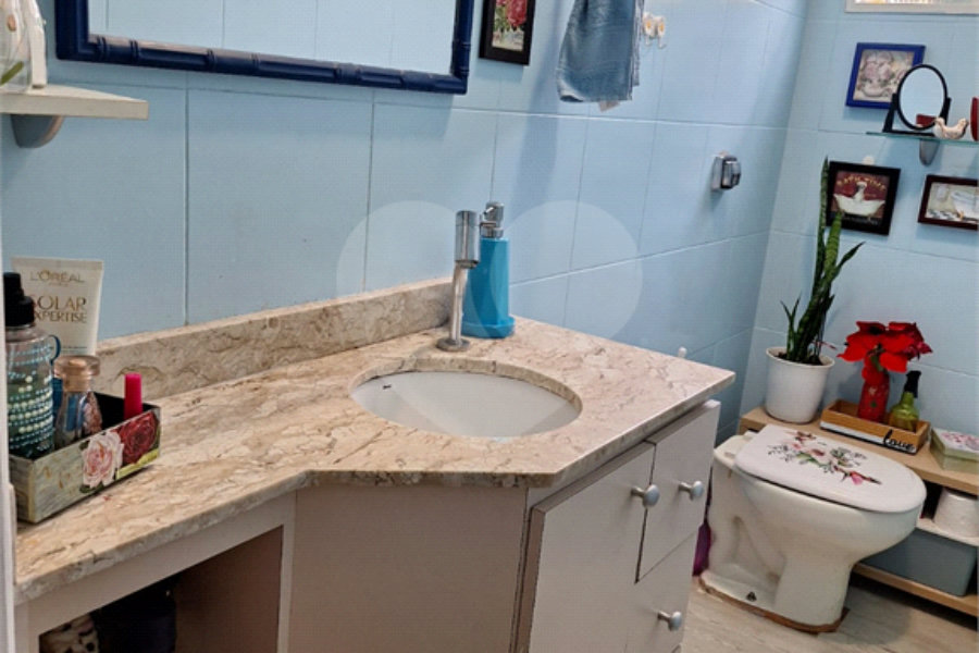 Sobrado à venda com 3 quartos, sendo 1 suíte, em Vila Irmãos Arnoni, São Paulo, SP