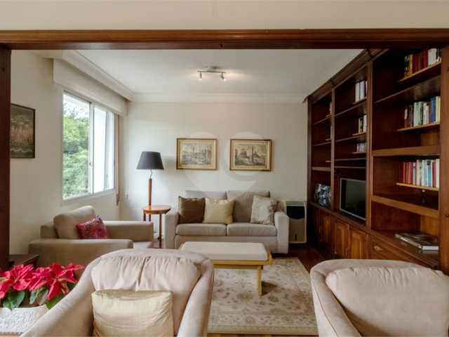 Apartamento à venda com 3 quartos, sendo 2 suítes,  em Alto da Boa Vista, São Paulo, SP