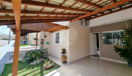 Casa à venda com 2 quartos no condomínio Flamboyant II, São Carlos - SP