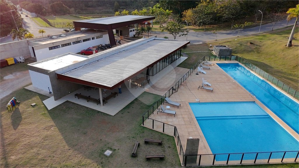 Casa à venda com 4 suítes no condomínio Itaporã, Atibaia - SP