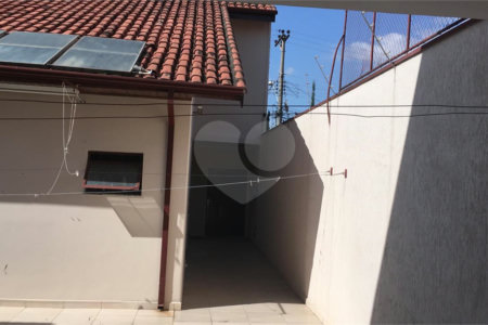Sobrado à venda com 6 quartos, sendo 3 suítes, em Jardim Refúgio, Sorocaba, SP