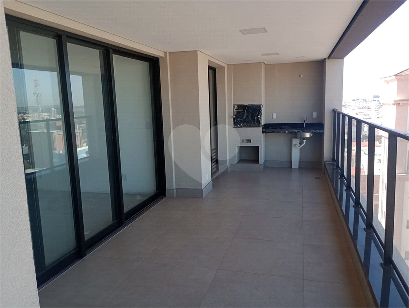 Apartamento à venda com 3 quartos, sendo 2 suítes, no Centro, Itapetininga, SP