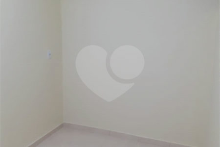Casa à venda com 3 quartos, sendo 1 suíte, em Jardim Cris, São Paulo, SP