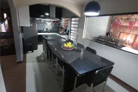 Sobrado à venda com 5 suítes em Conjunto Residencial Butantã, São Paulo, SP