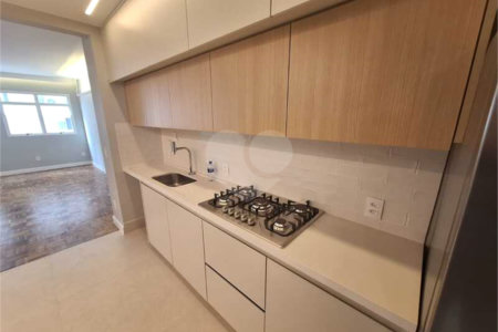 Apartamento à venda com 3 quartos, sendo 1 suíte, em Itaim Bibi, São Paulo, SP
