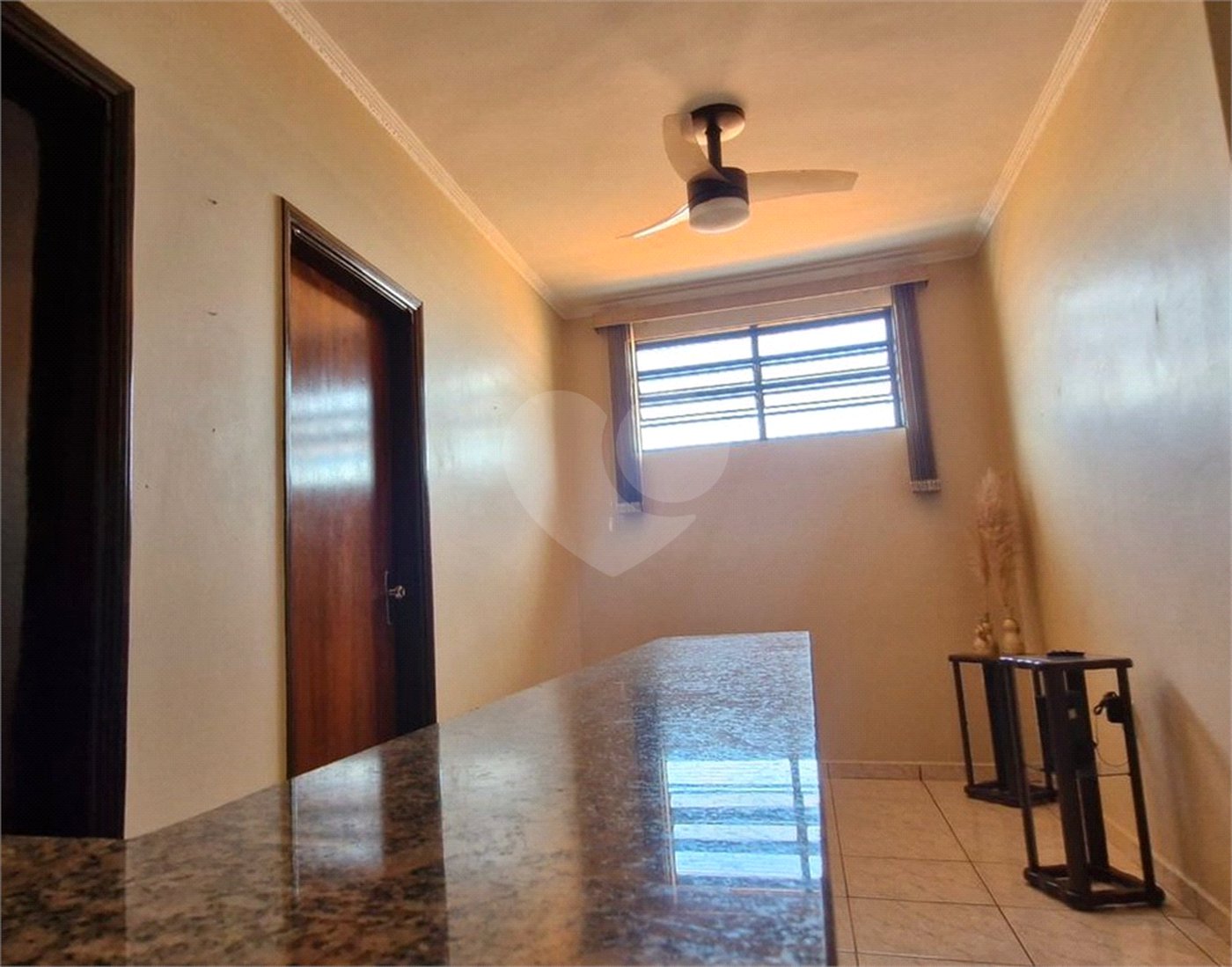 Sobrado à venda com 4 quartos, sendo 1 suíte,  em Sumarezinho, Ribeirão Preto, SP