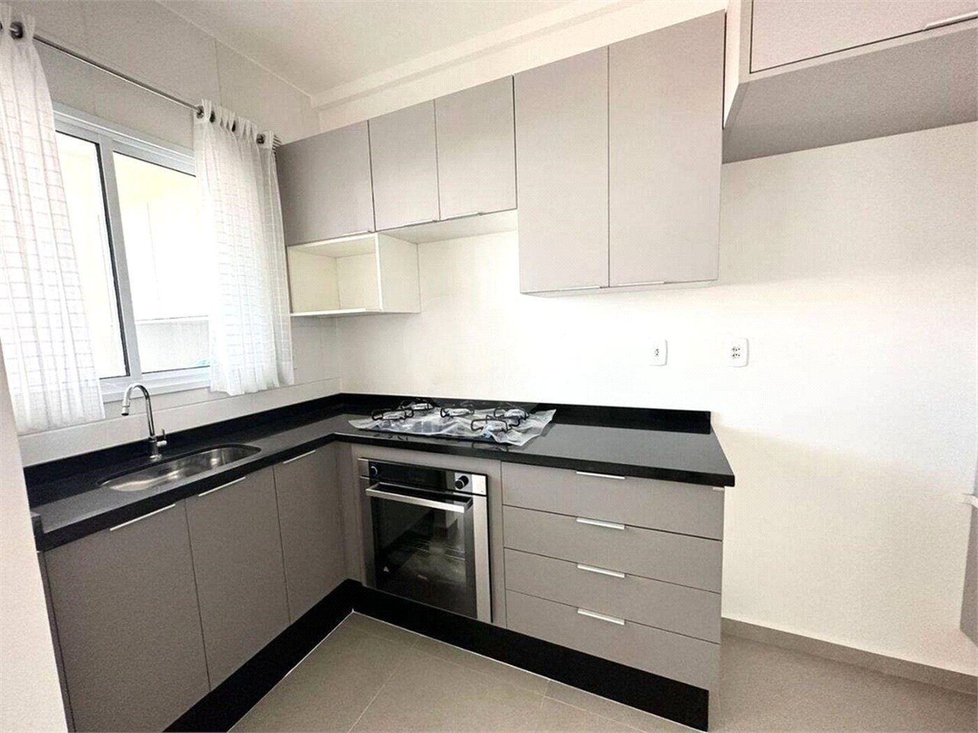 Apartamento à venda com 2 suítes em Parque Campolim, Sorocaba, SP
