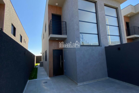 Casa à venda com 3 quartos, sendo 1 suíte, em Vila Petrópolis, Atibaia, SP