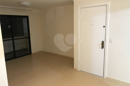 Apartamento à venda com 3 quartos, sendo 1 suíte, em Fazenda Morumbi, São Paulo, SP