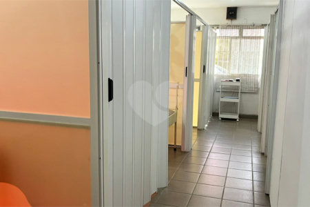 Casa à venda com 8 quartos, sendo 1 suíte, em Vila Mariana, São Paulo, SP