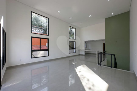 Casa à venda com 4 quartos, sendo 3 suítes, no condomínio Estância Marambaia, Vinhedo - SP