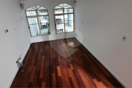 Sobrado à venda com 3 quartos, sendo 1 suíte, em Vila Firmiano Pinto, São Paulo, SP