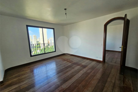 Apartamento à venda com 4 quartos, sendo 2 suítes,  em Jardim Parque Morumbi, São Paulo, SP