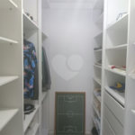 Casa à venda com 4 quartos, sendo 3 suítes, no condomínio Arco Iris, Atibaia - SP