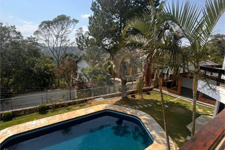 Sobrado à venda ou para alugar com 4 quartos, sendo 3 suítes, em Serra da Cantareira, Mairiporã, SP