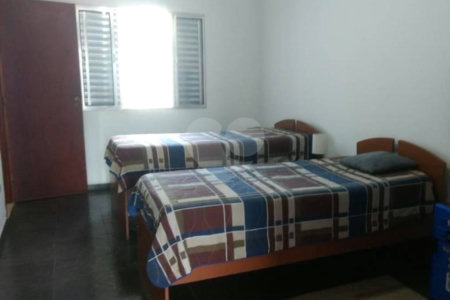 Casa à venda com 3 quartos, sendo 1 suíte, em Vila Mariana, São Paulo, SP