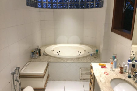 Casa à venda com 3 suítes no condomínio Lago Azul Residencial e Golfe, Araçoiaba da Serra - SP