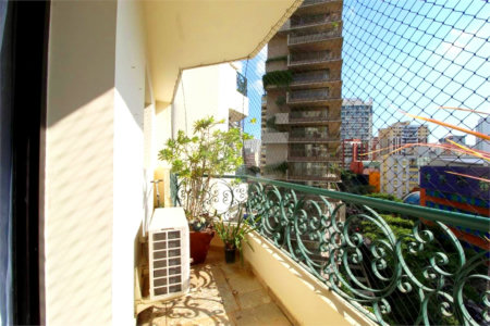Apartamento à venda com 3 quartos, sendo 1 suíte, em Indianópolis, São Paulo, SP