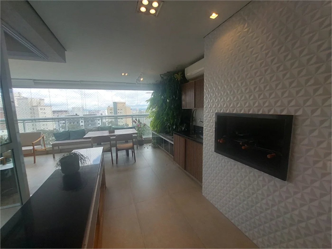 Apartamento à venda com 4 quartos, sendo 2 suítes,  em Vila Suzana, São Paulo, SP