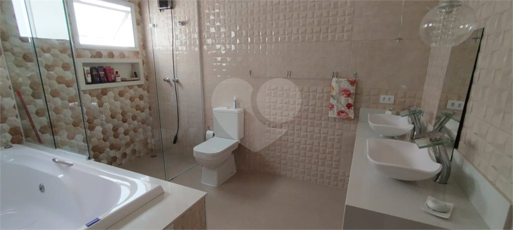 Casa à venda com 3 suítes no condomínio Bella Cittá - Villaggio II, Mogi das Cruzes - SP