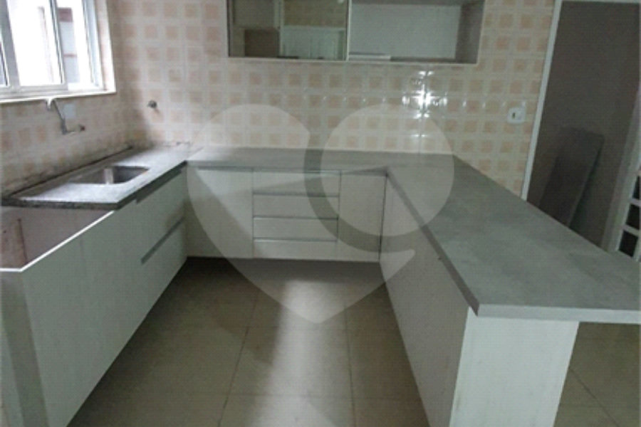 Sobrado à venda com 3 quartos, sendo 1 suíte,  em Horto, São Paulo, SP